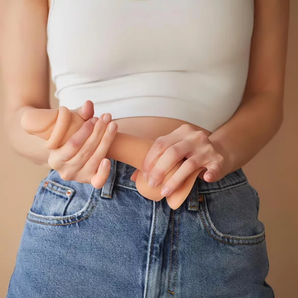 Strap-on-me S - dvostruki dildom sa vakumom (prirodna boja)