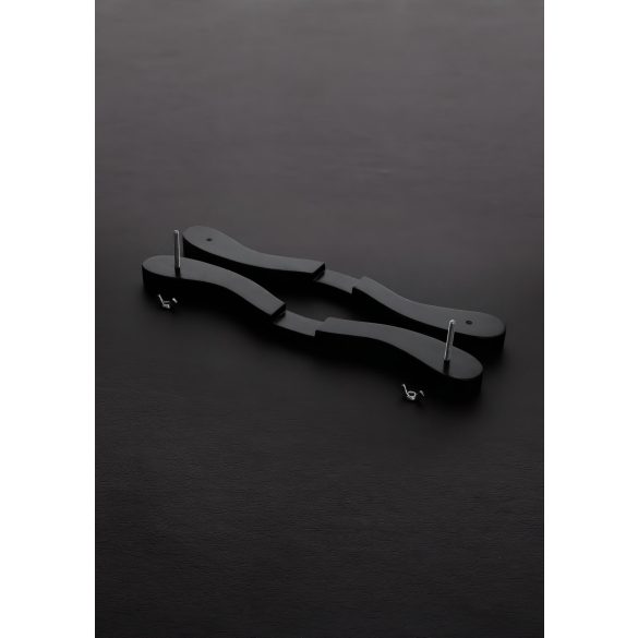 Crna drvena klopka za užitak